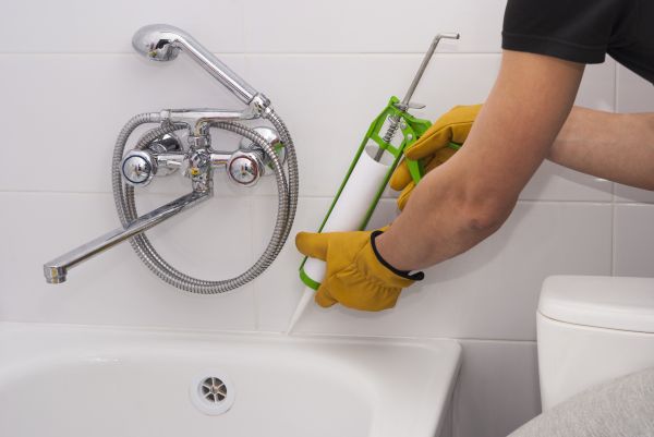 Cost of Bathtub Caulking in Parker