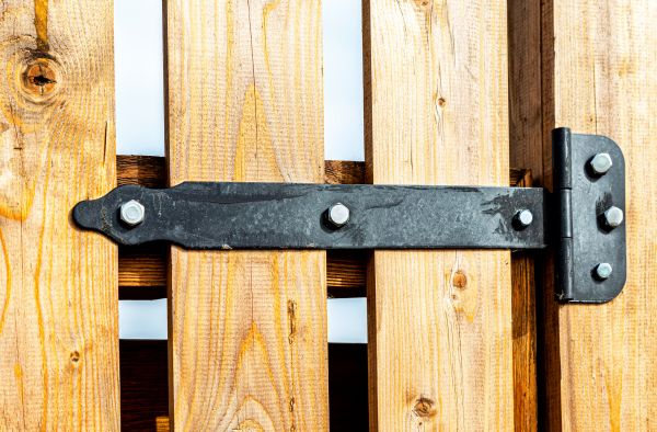 Cost of Gate Hinge Repair in Parker