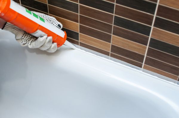Cost of Bathtub Sealing in Parker